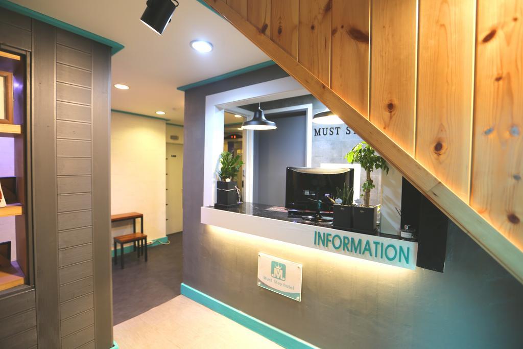 Must Stay Hotel Myeongdong Сеул Экстерьер фото