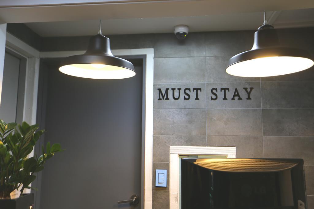 Must Stay Hotel Myeongdong Сеул Экстерьер фото