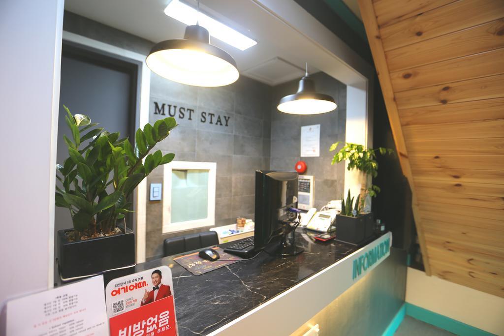 Must Stay Hotel Myeongdong Сеул Экстерьер фото