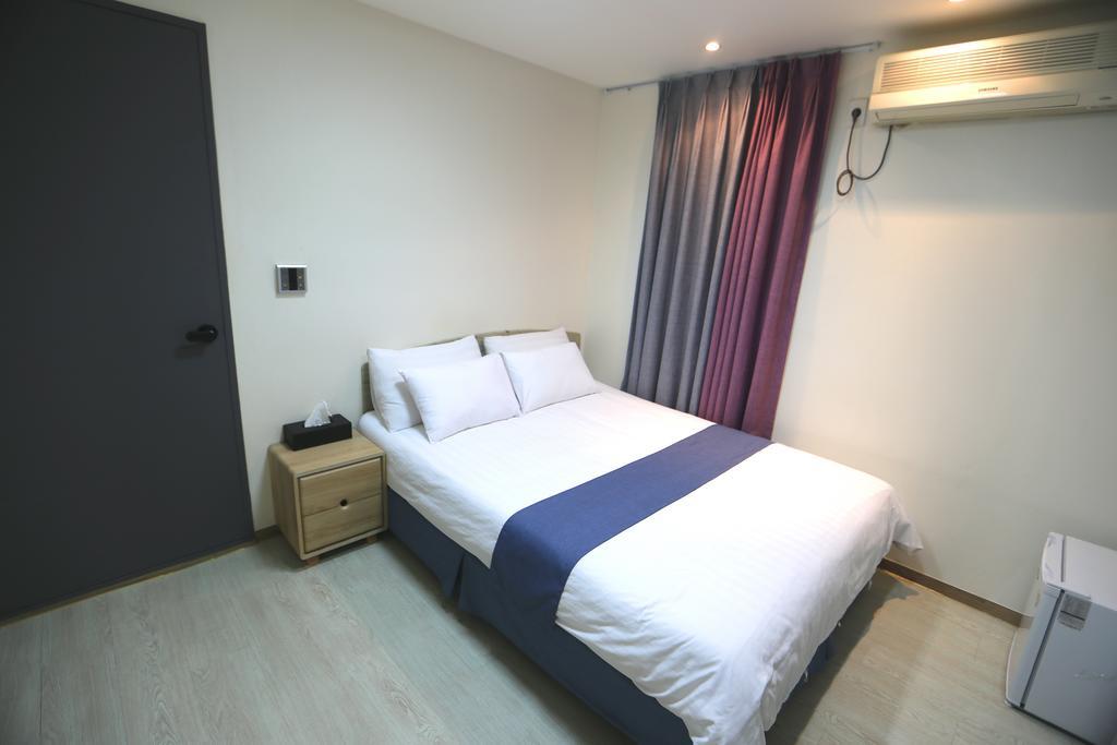 Must Stay Hotel Myeongdong Сеул Экстерьер фото