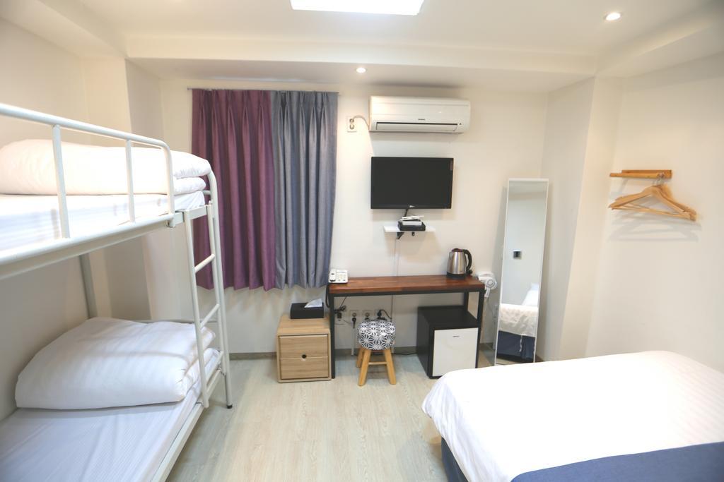 Must Stay Hotel Myeongdong Сеул Экстерьер фото