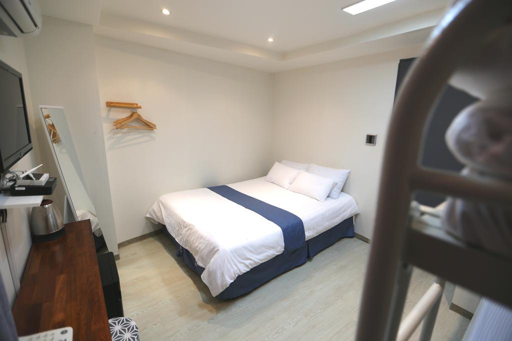 Must Stay Hotel Myeongdong Сеул Экстерьер фото