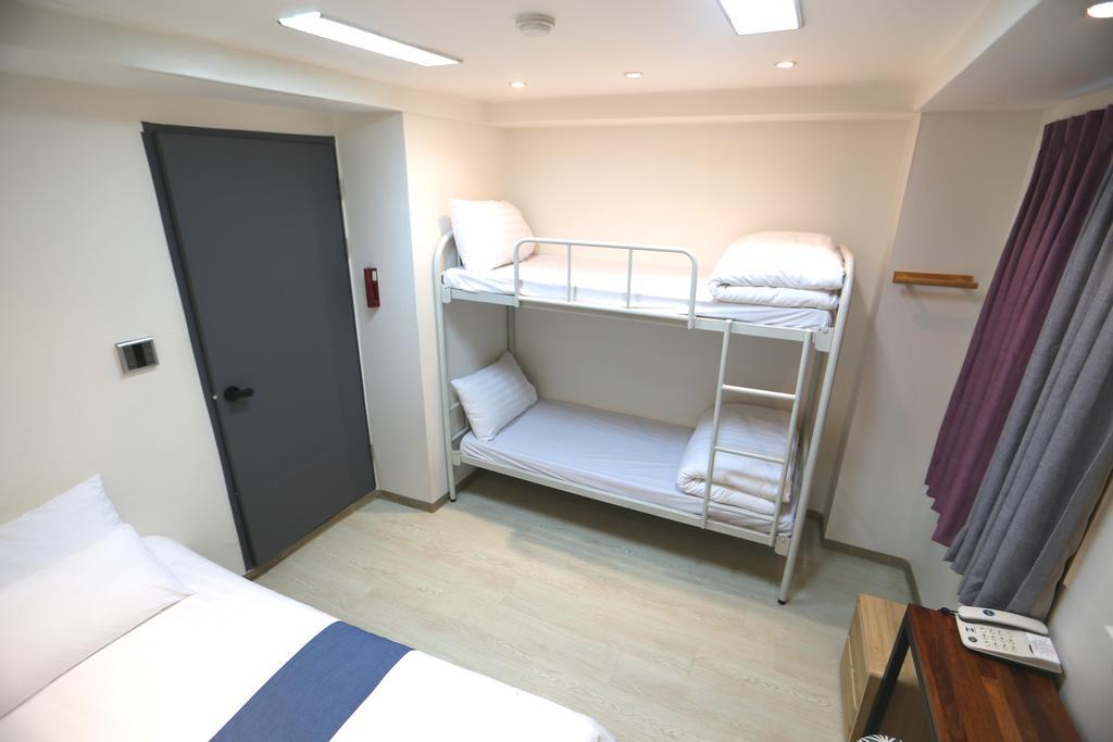 Must Stay Hotel Myeongdong Сеул Экстерьер фото