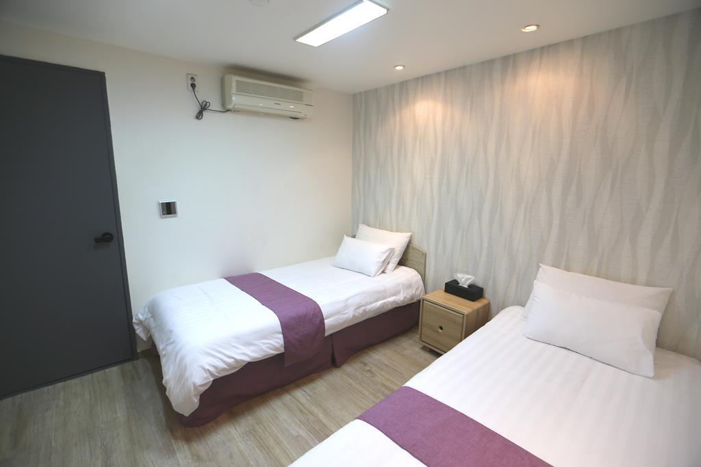 Must Stay Hotel Myeongdong Сеул Экстерьер фото