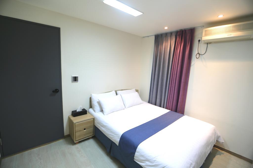 Must Stay Hotel Myeongdong Сеул Экстерьер фото